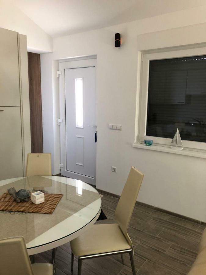 Harmony Vir Luxurioes Ausgestattete Ferienwohnung Mit 65M2 Exterior photo